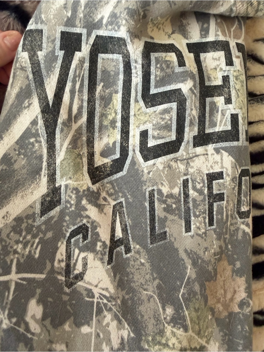 NWOT Viral Abercrombie & Fitch Camo Yosemite Graphic Crew Sweatshirt - Picture 2 of 5